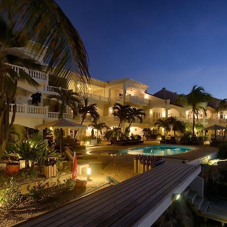 Belmar Oceanfront Apartments Bonaire Esterno foto