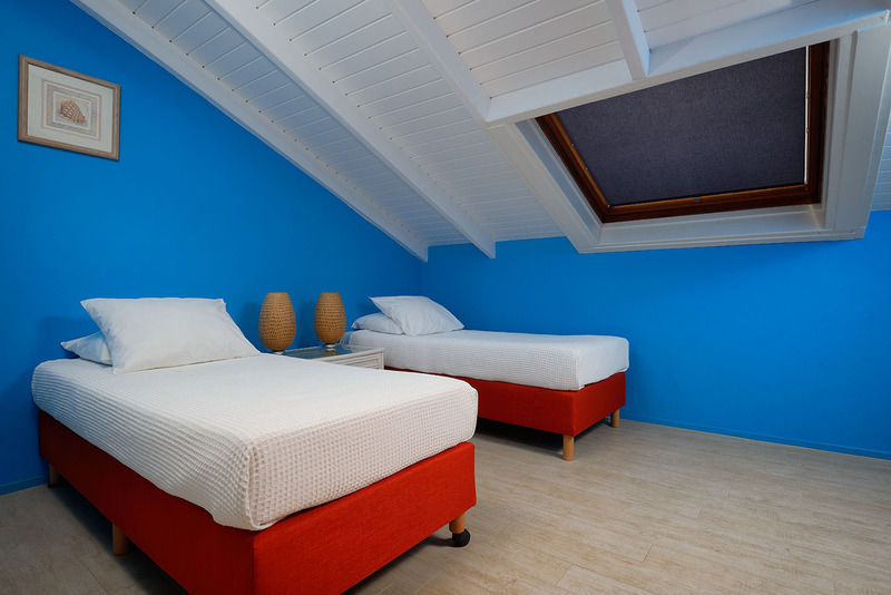 Belmar Oceanfront Apartments Bonaire Esterno foto