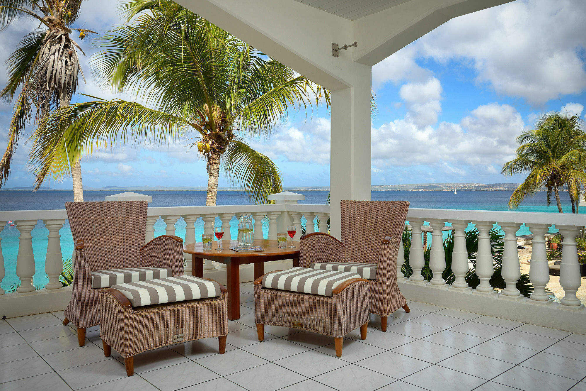 Belmar Oceanfront Apartments Bonaire Esterno foto