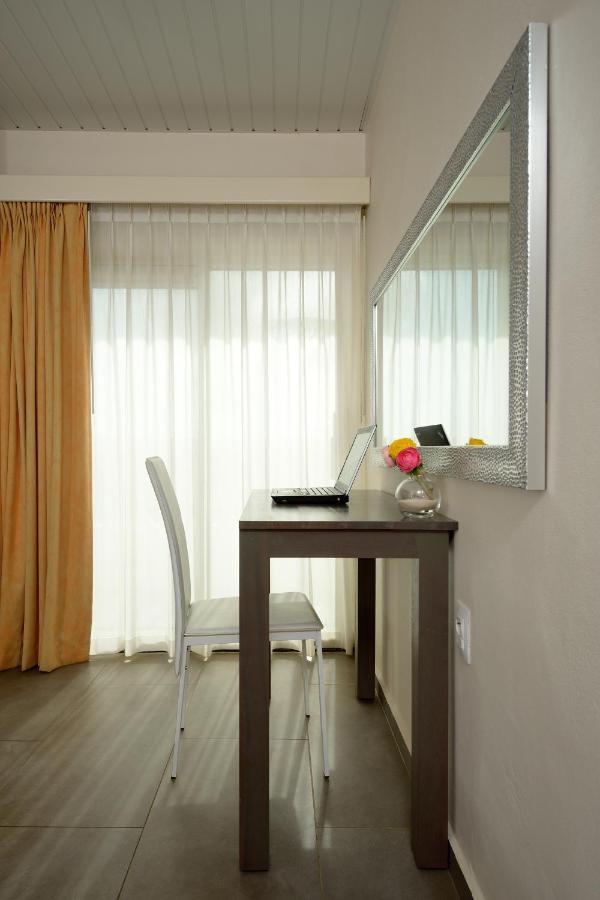 Belmar Oceanfront Apartments Bonaire Esterno foto